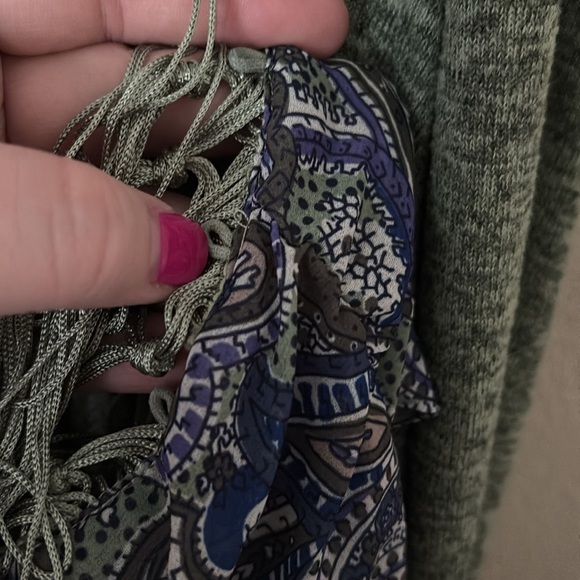 Catherine’s Women’s Plus Size Top With Detachable Scarf 3X Green - Picture 6 of 6